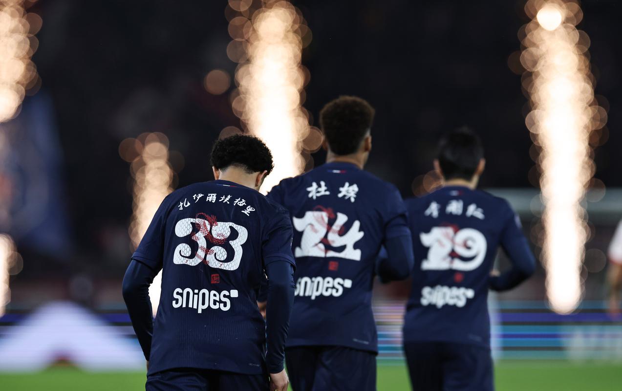 记者：皇马将不会与阿拉巴续约，明夏他将自由身离队（媒体：皇马无意续约阿拉巴，明夏他将以自由身离队）