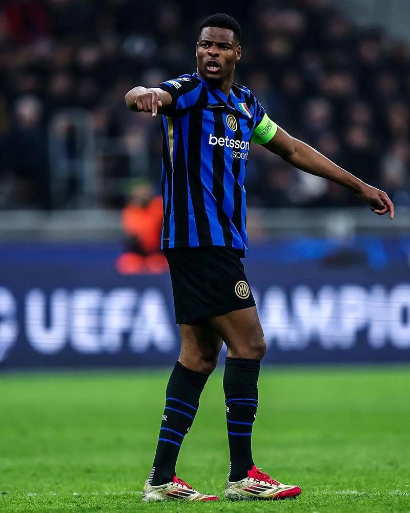 晋鹏翔：感谢每一位球迷，这一路有你们才够滚烫