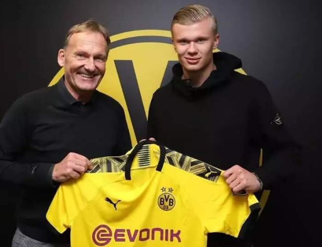 博洛尼亚门将斯科鲁普斯基：守门员首先必须会扑救，脚法其次（博洛尼亚门将斯科鲁普斯基：门将以扑救为先，脚下技术其次）