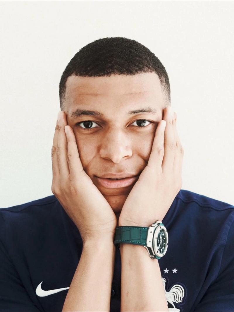 阿媒：埃切韦里想冬窗租回河床，但曼城希望再次租给欧洲球队（阿媒称埃切韦里想冬窗租返河床，曼城更愿将其再租往欧洲球队）