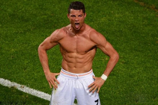 上海海港实现三连冠，申花亚军，梅州客队降级，亚冠表现不佳，山东泰山机会最大。（上海海港豪取三连冠，申花屈居亚军，梅州客队降级；亚冠低迷，山东泰山最有希望）