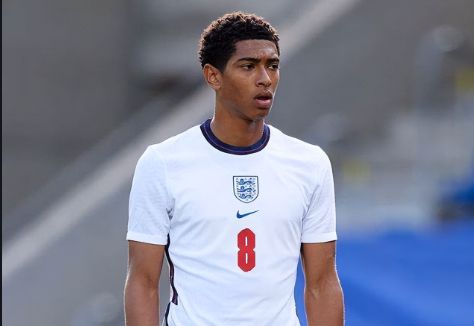 萨拉维亚：姆巴佩会成为历史最佳之一；梅西是独一无二的存在（萨拉维亚：姆巴佩终将跻身历史最佳行列，梅西无可替代）