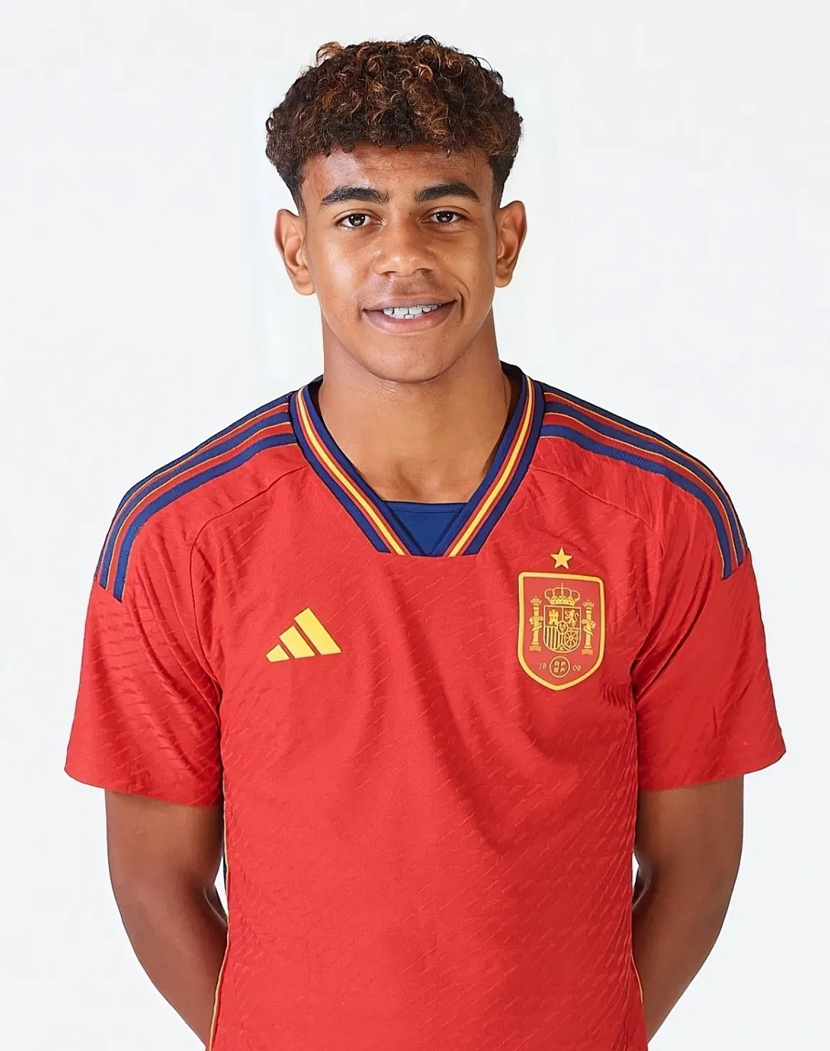 塞维总监：塞维主席小德尔尼多一天在俱乐部工作16小时（塞维总监：主席小德尔尼多每天在俱乐部工作16小时）