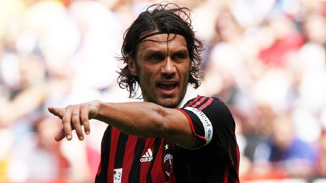 开场16分钟35秒，巴萨遭遇欧冠单场比赛最快的两个丢球（巴萨在欧冠开场16分35秒连丢两球，创单场最快丢球纪录）