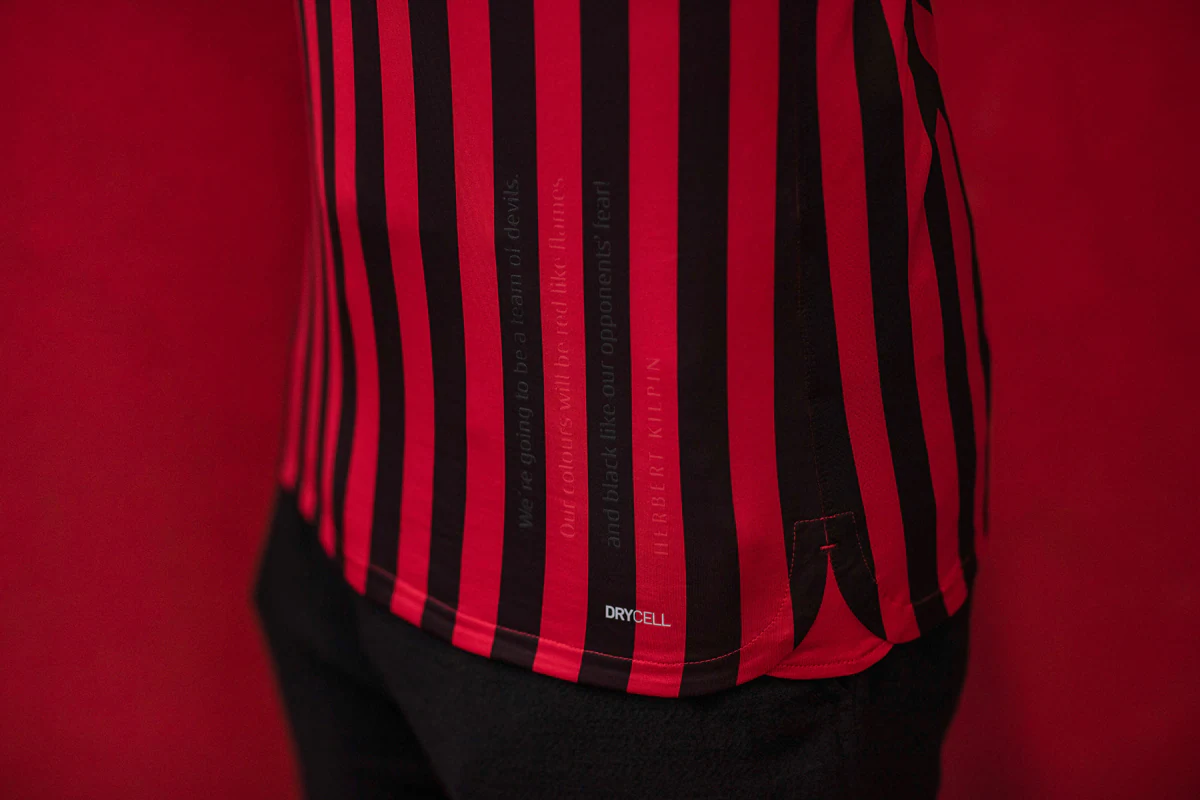 卡马文加宣布在安哥拉开办足球学院：回馈祖国对我的培养（卡马文加在安哥拉设立足球学院，以行动回报祖国栽培）