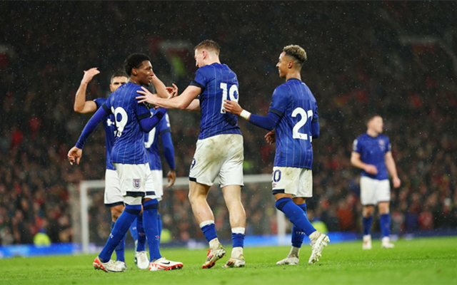 汉密尔顿：最喜欢内马尔和维尼修斯；欣赏梅西的技术（汉密尔顿自曝最喜欢内马尔和维尼修斯，称赞梅西技术精湛）