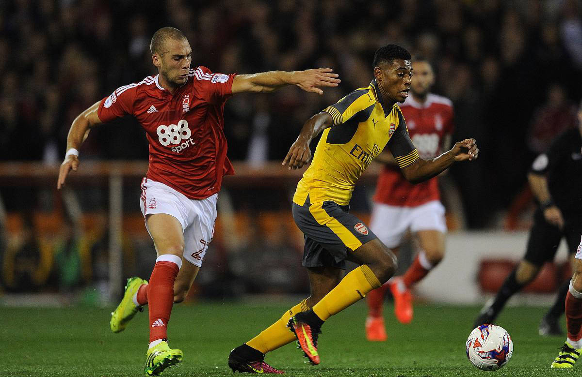 阿斯：皇马与苹果达成技术合作，将在虚拟现实等领域深度展开（阿斯：皇马携手苹果达成技术合作，面向虚拟现实等领域深化布局）